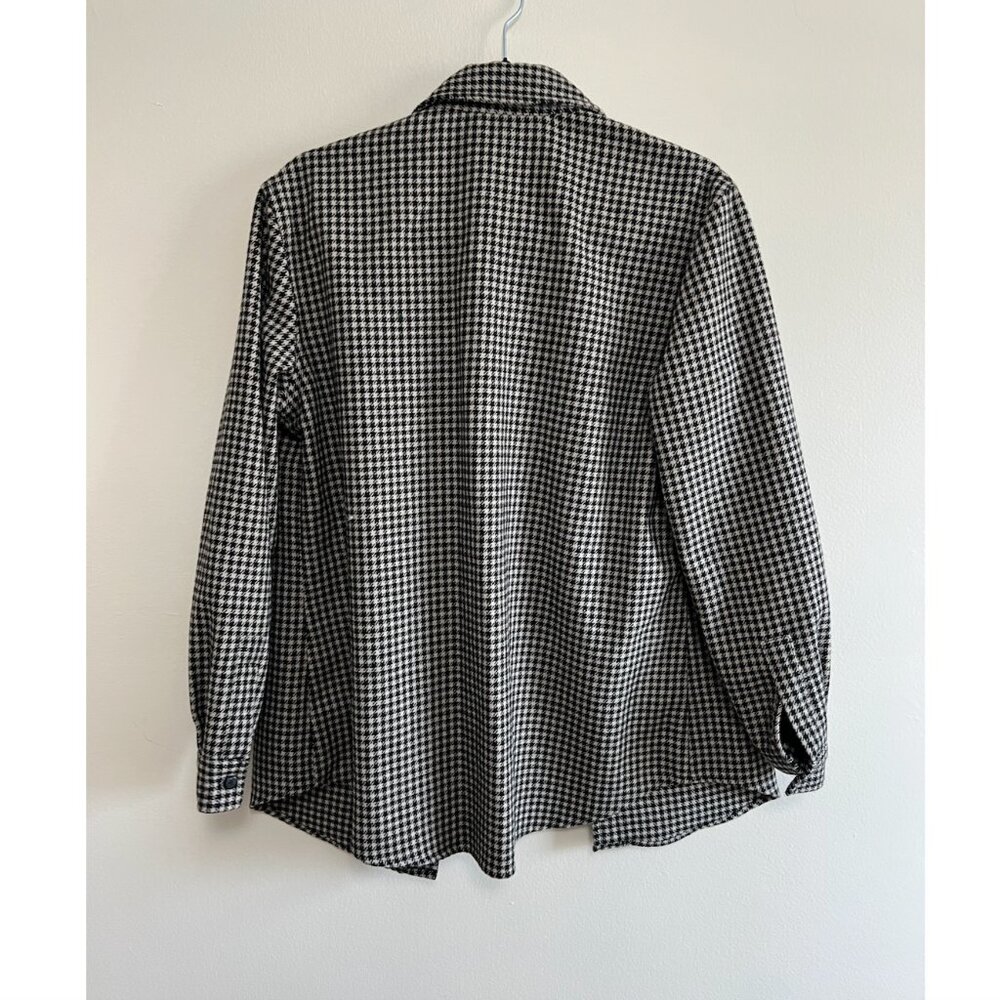 Houndstooth Button Up - Picture 5 of 5